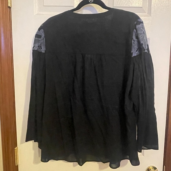 Loft Top - Picture 2 of 4